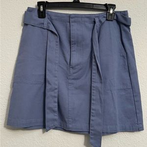 Light blue skirt never worn with cute belt